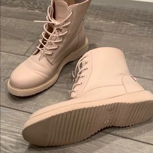 💖🌸Man made material moto boots Aldo🌸💖